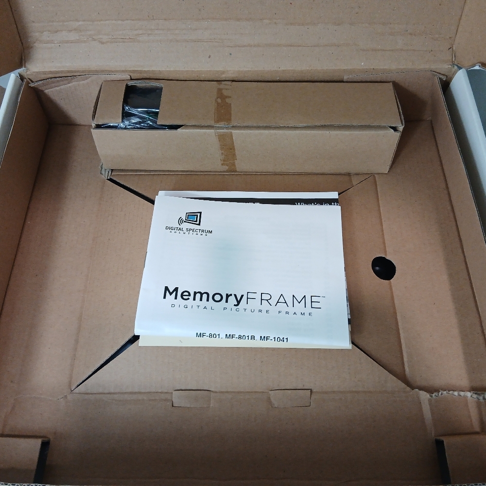 MemoryFrame 8"×10" Digital Picture Frame - Picture 2 of 5